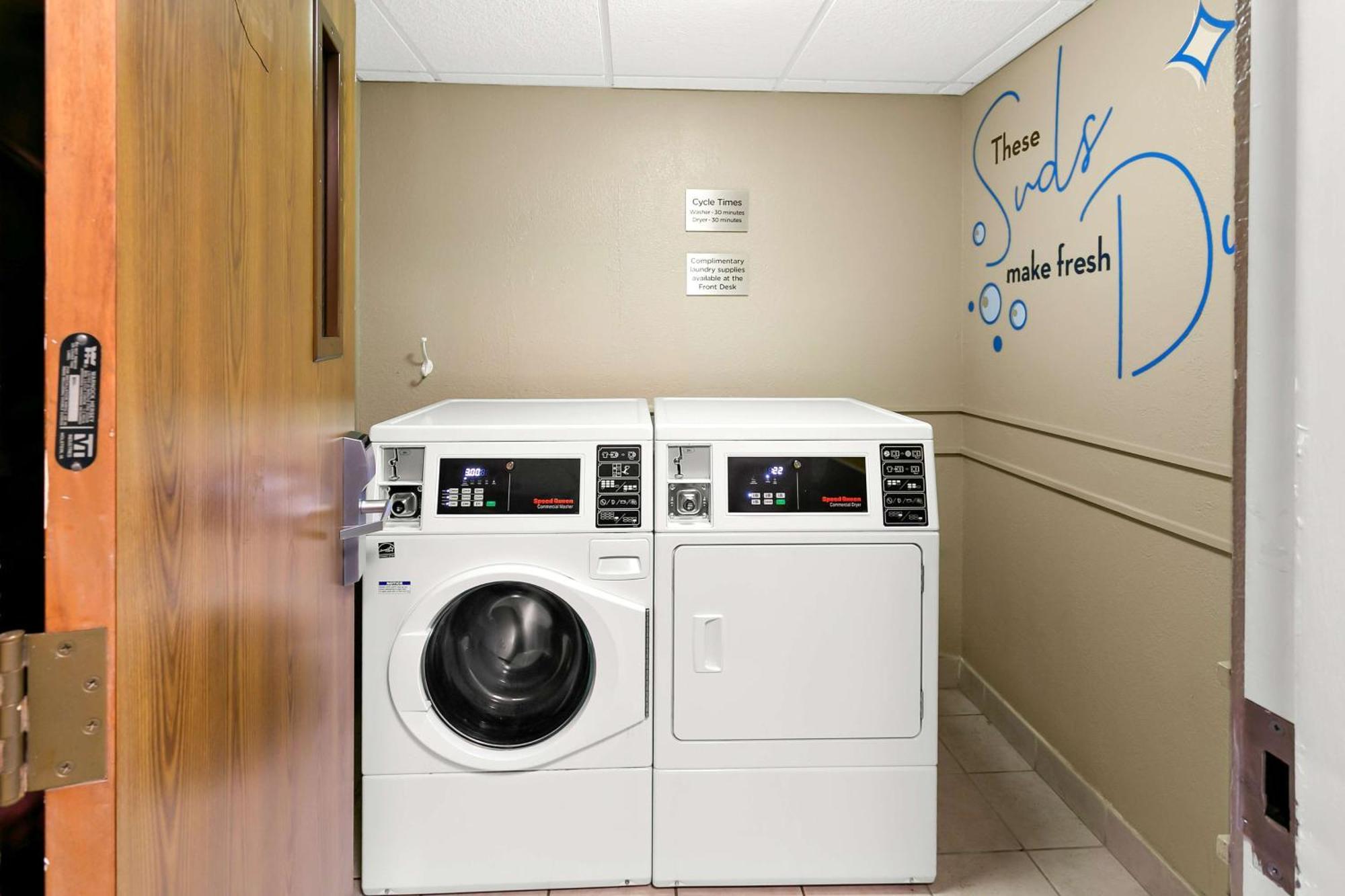 Sonesta Select Greenbelt College Park Bagian luar foto