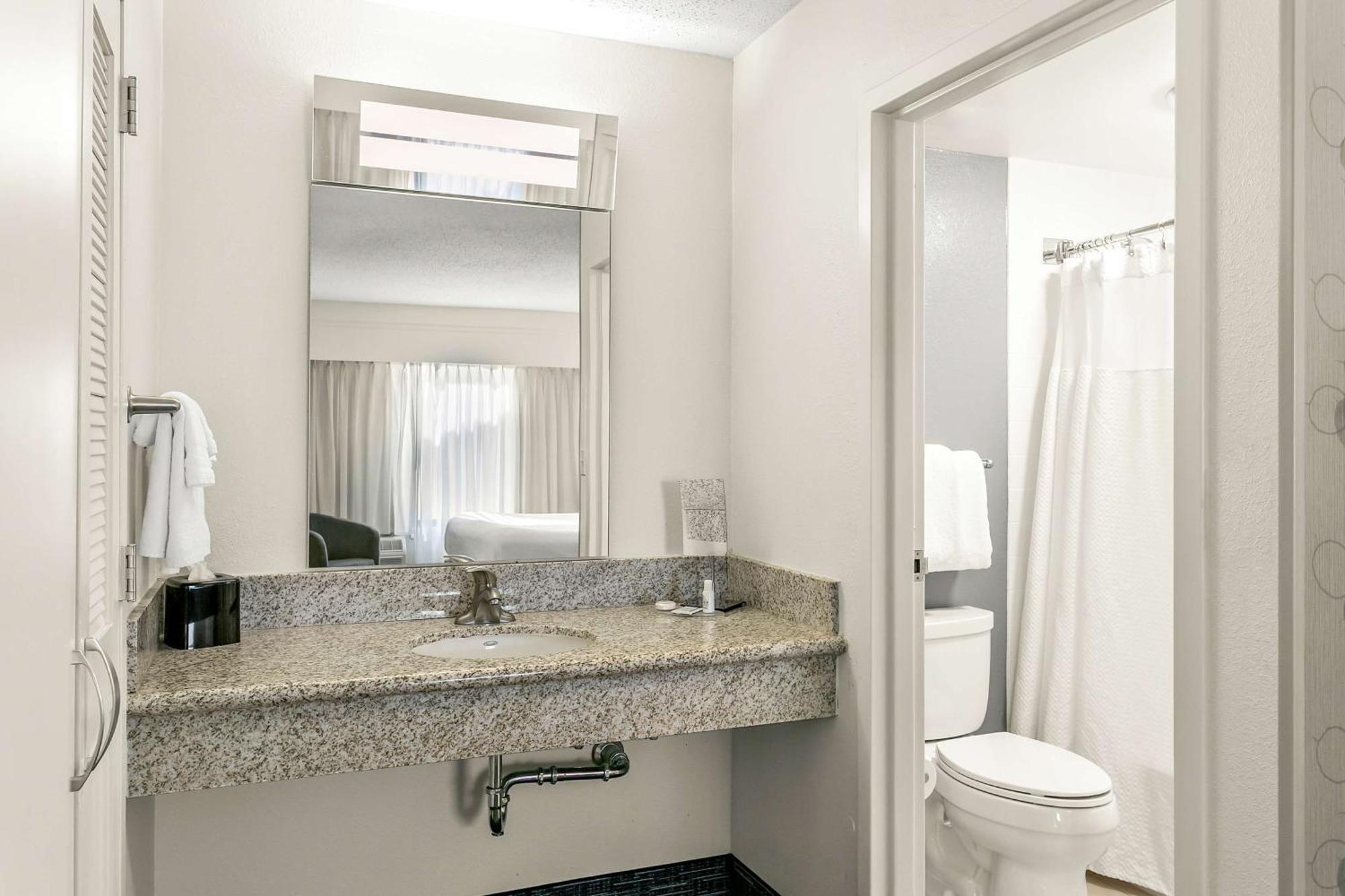 Sonesta Select Greenbelt College Park Bagian luar foto